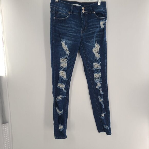 Almost Famous Jeans Women's Size 7 90's Fit Light Wash‎ Distressed Denim - Picture 1 of 6